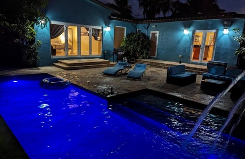 Poinsettia Heights Haus | #1 Fort Lauderdale House - Heated Salt Water Pool - Private Oasis-Updated Gorgeous 3BR 3BA - Las Olas