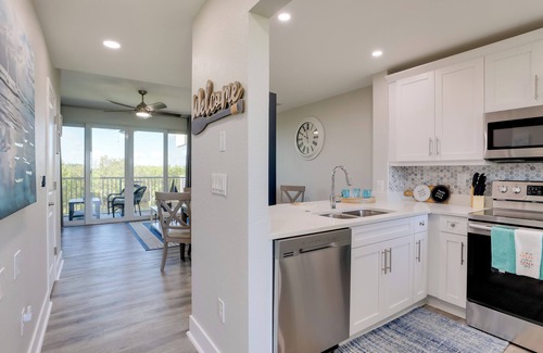 Ruskin Haus | Coastal-Zen Ruskin Retreat < 1 Mi to Beach!