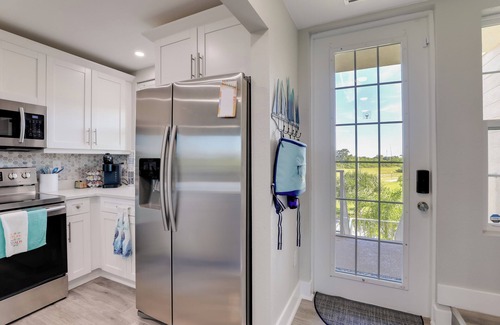 Ruskin Haus | Coastal-Zen Ruskin Retreat < 1 Mi to Beach!