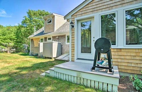 East Falmouth Hütte | 1 Mi to Beach: Home w/ Deck & BBQ in East Falmouth