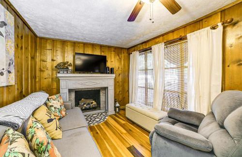 Springville Haus | 1 Mi to Buchanan Resort Home with Deck and Yard!