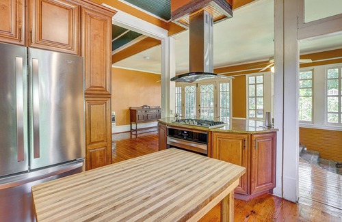 Meridian Hütte | 1 Mi to Dtwn Meridian: Historic Home w/ Porch!