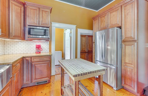 Meridian Haus | 1 Mi to Dtwn Meridian: Historic Home w/ Porch!