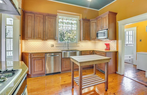 Meridian Haus | 1 Mi to Dtwn Meridian: Historic Home w/ Porch!