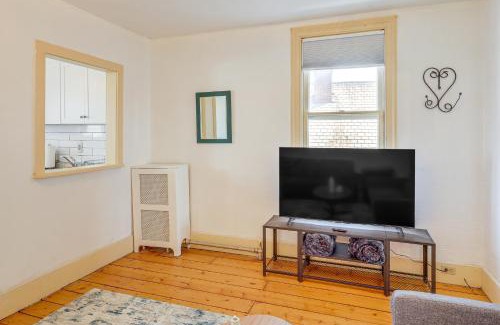 Stockade Historic District Wohnung | 1 Mi to Dtwn Schenectady Apt in Stockade District