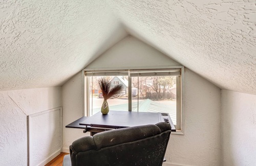 Chester Haus | < 1 Mi to Lake Almanor: Home w/ Furnished Decks!