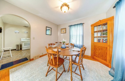 Ashtabula Haus | < 1 Mi to Lake Erie: Ashtabula Hideaway!