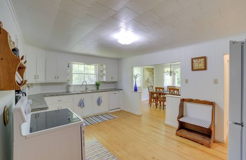 Laurium Hütte | 1 Mi to Lake Superior: Cottage w/ Sauna & Rec Room