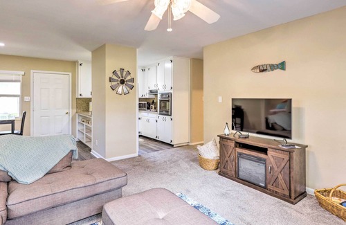 Summerfield Haus | < 1 Mi to Lake Weir: Quiet Summerfield Getaway