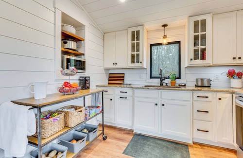 Somerdale Kabine | 1 Mi to Marina: Cabin w/ Views Near Atwood Lake!