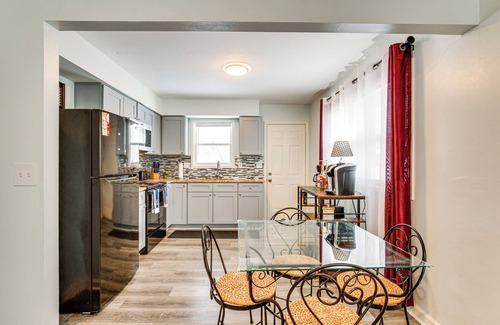 Sugar Creek Wohnung | 1 Mi to Truman Library: Apt w/ Large Yard!