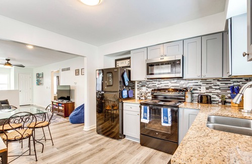 Sugar Creek Wohnung | 1 Mi to Truman Library: Apt w/ Large Yard!