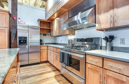 Springfield Eigentumswohnung | < 1 Mi to Wittenberg: Eclectic Loft w/ Parking!