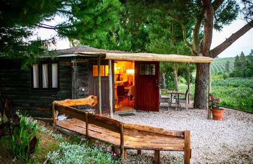 Alcobaca Hütte | 1. Rustic Rondavel with Wood-burner & Sauna – Long-stay Winter Retreat
