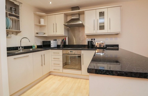 Minehead Hütte | 1 TREGONWELL COURT, pet friendly, country holiday cottage in Minehead