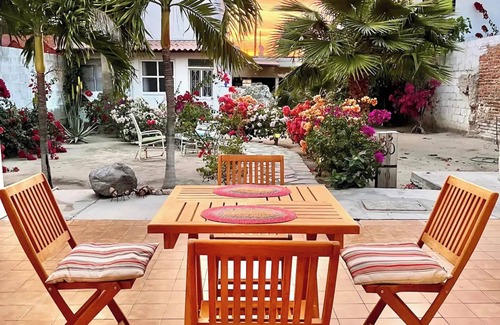 Esterito Wohnung | #1 two blocks from the Malecon