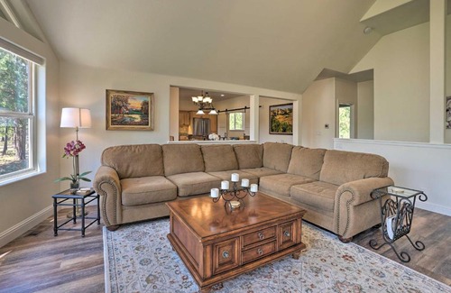 Deschutes River Woods Haus | 10-Acre Bend Home Less Than 4 Mi to Old Mill District
