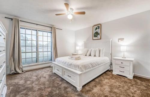 Memphis Haus | 10 from U of Memphis & Airport- Pinecrest Perch