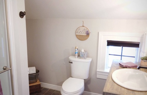 Snowflake Hotel | #10 Fun Room in Historic Inn, Lavender Loft