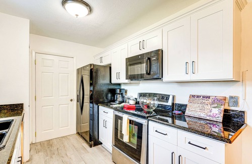 Ocoee Haus | 10 Mi to Universal Orlando: Home w/ Screened Porch