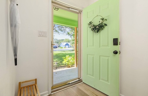 Socastee Haus | 10 min drive to airport/beach in quiet community