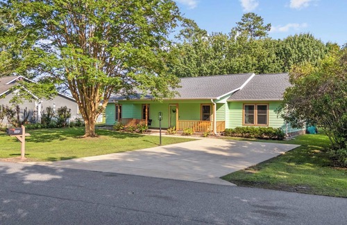 Socastee Haus | 10 min drive to airport/beach in quiet community