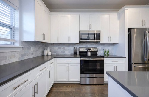 Charlotte Park Haus | 10 Mins To Broadway - West Side Charmer