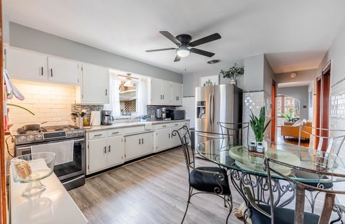 Forestview Wohnung | 10 Minutes from Midway Airport Cozy Cottage Home