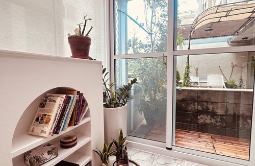 Wuqi District Wohnung | 10 minutes to the Mitsui Shopping Park , 50 minutes to city center by Bus