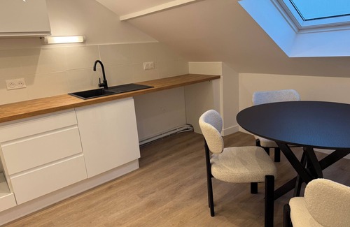 Mitry-Mory Wohnung | 10 mnt from CDG airport, 2-bedroom apartment with free public parking
