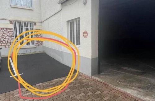 Reims City Centre Wohnung | 100 m² Ferienwohnung ∙ 2 Schlafzimmer ∙ 4 Gäste
