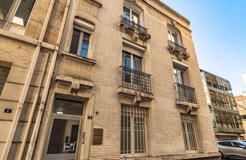 Reims City Centre Wohnung | 100 m² Ferienwohnung ∙ 2 Schlafzimmer ∙ 4 Gäste