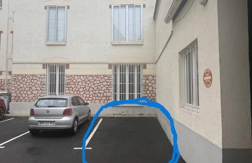 Reims City Centre Wohnung | 100 m² Ferienwohnung ∙ 2 Schlafzimmer ∙ 4 Gäste