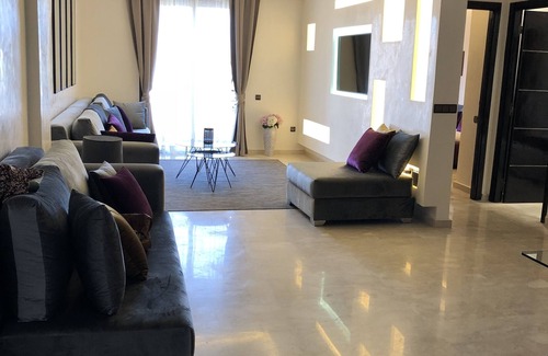 Gueliz Wohnung | Appart 100 qm warm stehend mit Pool Privathaus Schwimmbad