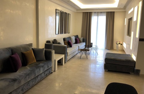 Gueliz Wohnung | Appart 100 qm warm stehend mit Pool Privathaus Schwimmbad