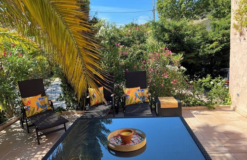 Aspremont Villa | 100 % privat: Villa, Swimmingpool, 3 Terrasse, Whirlpool.