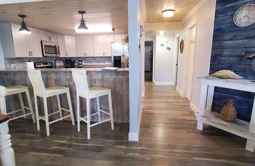 Cape San Blas Haus | 100 STEPS TO BEACH, PETS OK, RENOVATED, VERY CLEAN, N. CAPE, DISCOUNTED RATES!!