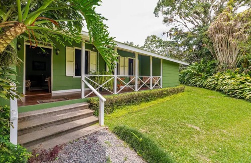 Turrialba Haus | 100-year old farm house with swimming pool