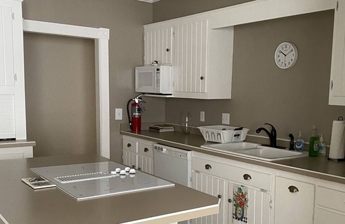 Newell Haus | 100 year old farmhouse in small town