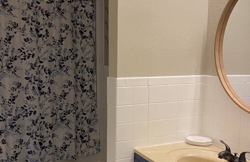 Newell Haus | 100 year old farmhouse in small town