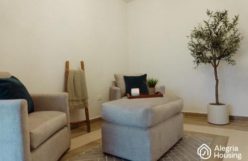 Encarmacion de Diaz Haus | 102 Arje Suites Campestre by Alegría Housing