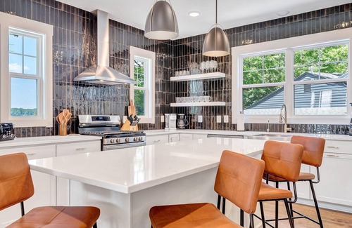 Livingston Haus | 10BR Vista Pointe Estate, Lakefront Luxury w/Heated Salt Pool, Hot Tub, Dock!