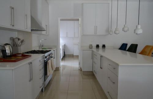 Klerksdorp Haus | 11 Kiaat Suites