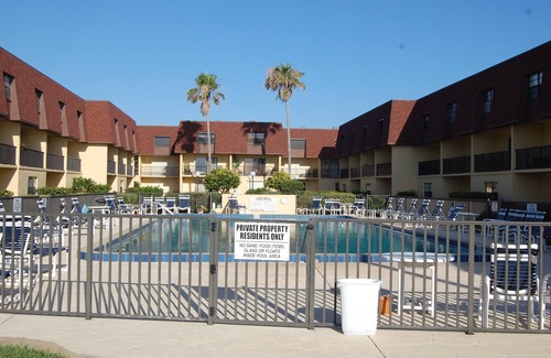 Avon By The Sea Eigentumswohnung | 117 Cocoa Beach Club Direkt am Meer, neben Pier, hundefreundlich, neue Bäder