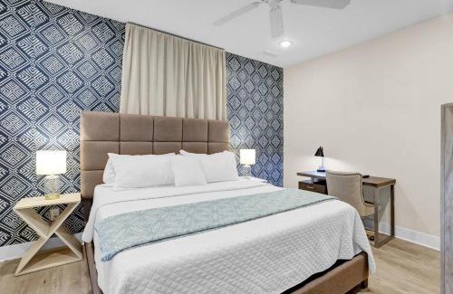 Midtown Wohnung | 12 Minutes to Elvis, Classic 1900s Revitalized