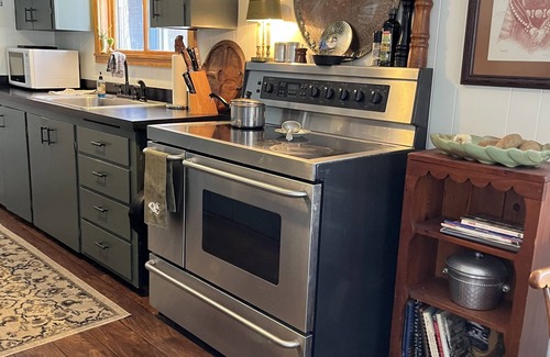 Good Hart Kabine | 100 Jahre alte historische Hütte in Good Hart / Tunnel of Trees Zugang zum Privatstrand!