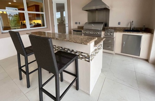 Groveland Haus | 12950 Bellerive drive