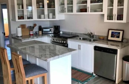 El Pescadero Kabine | 12B - New 2BR, 2BA, Middle Floor Condo, Pool