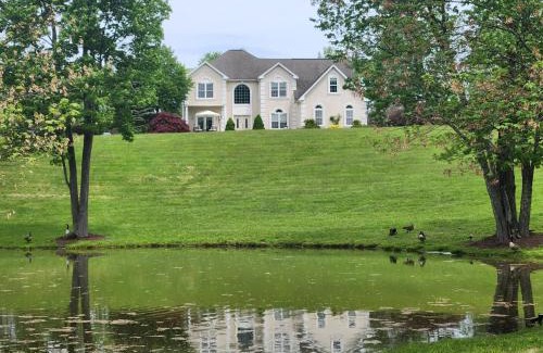 Augusta Haus | 13-Acre Private Estate, Private Lake, Private Golf Range, Private Forest & Hiking Trails