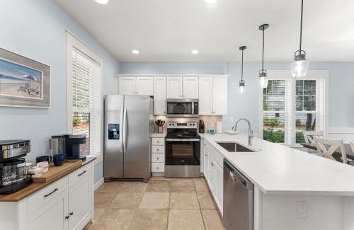 Laurel Grove Haus | 1338 Laurel Grove